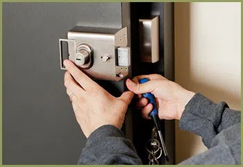 Anchor Locksmith Store Chicago, IL 312-288-7578 - change-locks-ervice